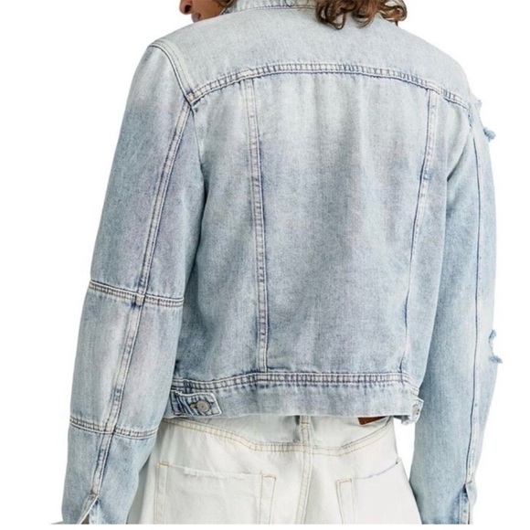 Free People Rumors Denim Jacket in a distressed light wash - sz M - Picture 2 of 6
